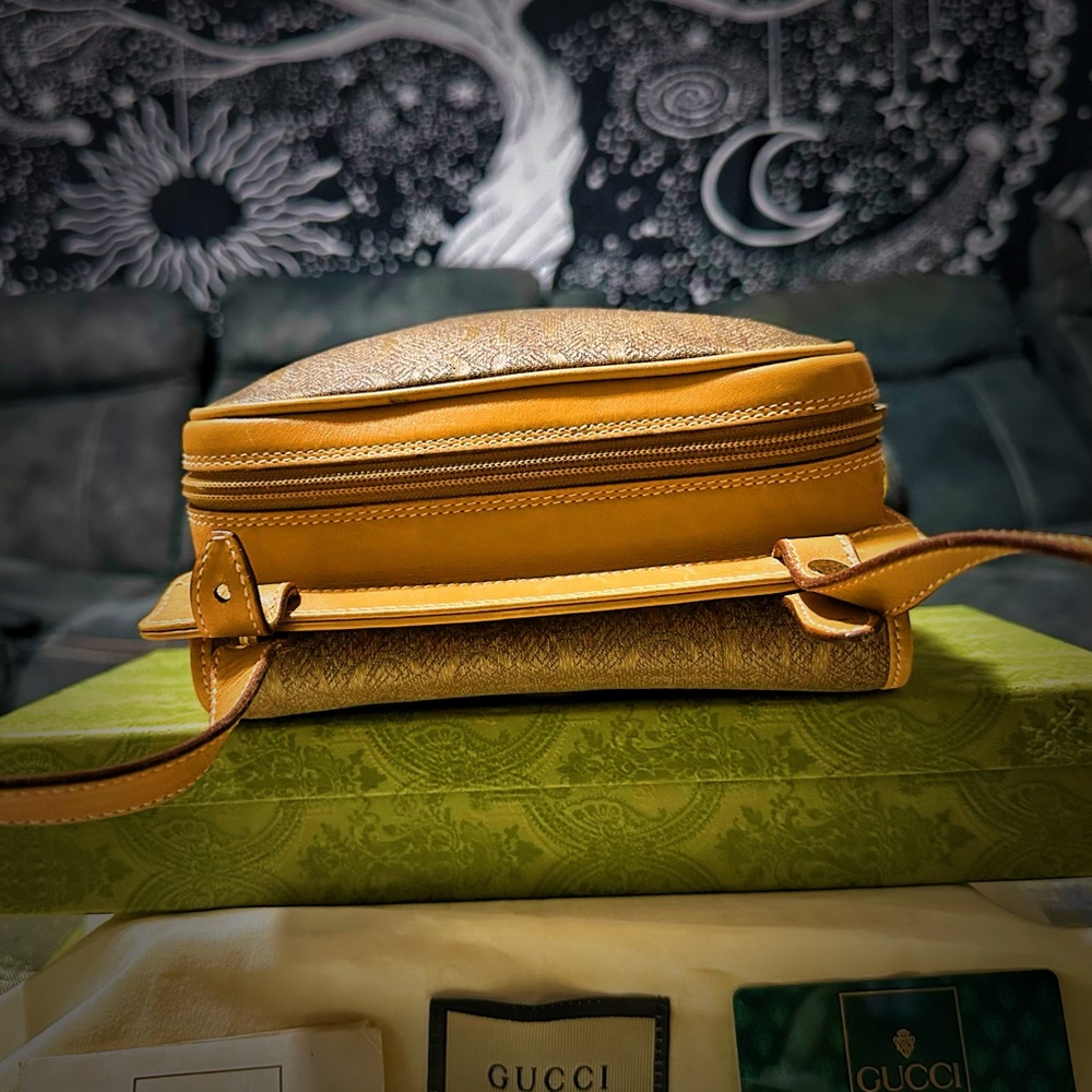 Authentic Vintage Y2K Gucci Brown and Tan Women's crossbody Bag - Picture 14 of 16